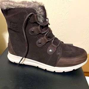 Women’s Sorel Explorer Joan Boot! New in box! BEAUTIFUL!!